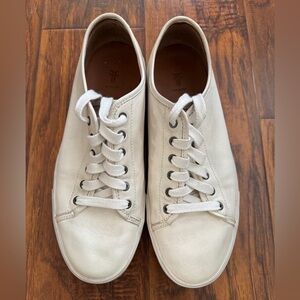 Frye White Sneakers Minimalist Lace-Up Design
